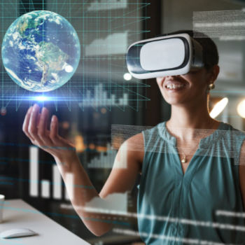 The Role of Augmented Reality in E-commerce Product Previews